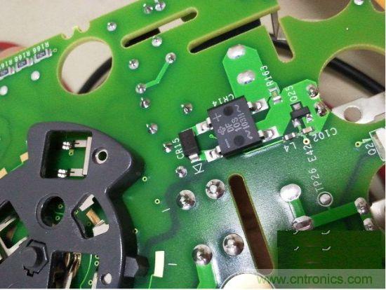 拆萬(wàn)用表中的的&ldquo;蘋(píng)果&rdquo; Fluke 287