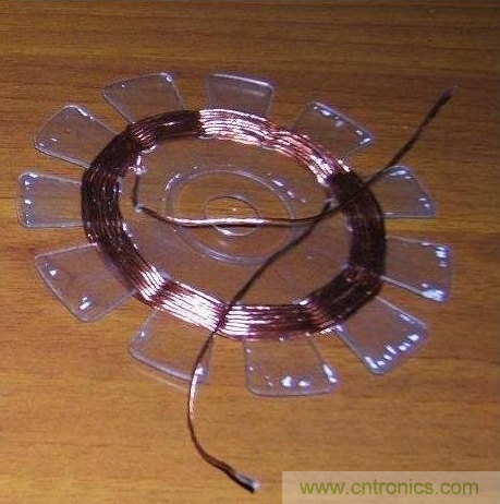 DIY:手工打造智能無線供電臺(tái)燈