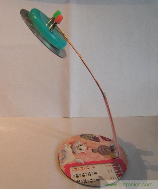 DIY:手工打造智能無線供電臺(tái)燈