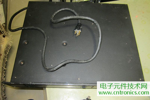 用料很給力！專業(yè)后級功放美國高峰FA1201拆解