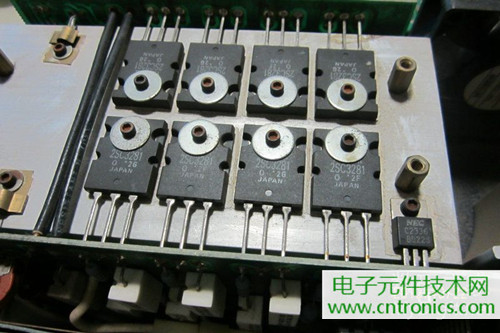 用料很給力！專業(yè)后級功放美國高峰FA1201拆解