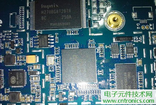 不怕摔的電紙書！一款柔性屏電子書閱讀器拆解