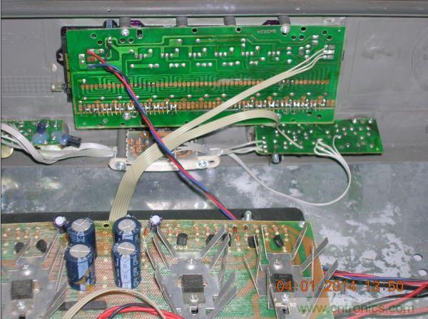 巧奪天工！大神利用山寨功放為高性價比逆變器"穿新衣"