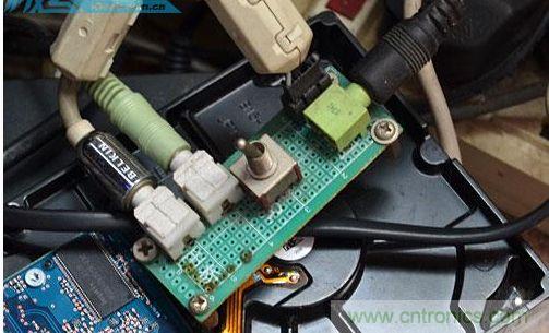 DIY：自制超炫音頻分配器，實(shí)現(xiàn)音箱共用