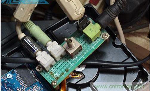 DIY：自制超炫音頻分配器，實(shí)現(xiàn)音箱共用