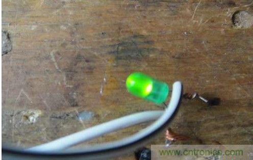 創(chuàng)意DIY！迷你風力發(fā)電機！