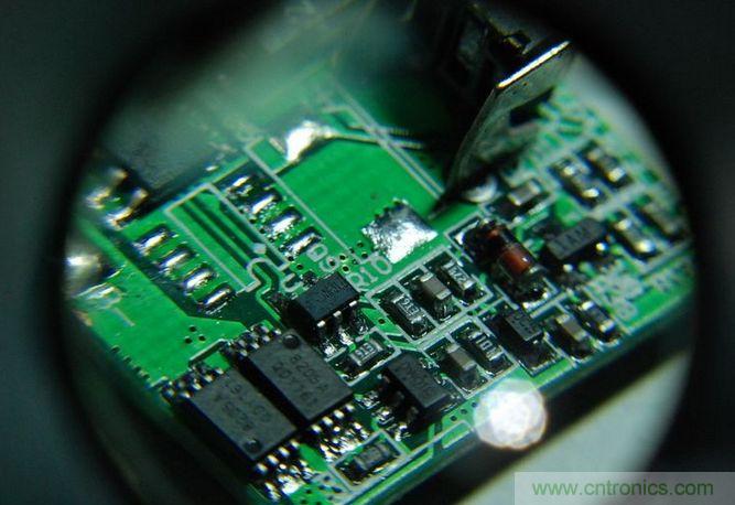 圖文并茂！移動電源升壓效率大檢測