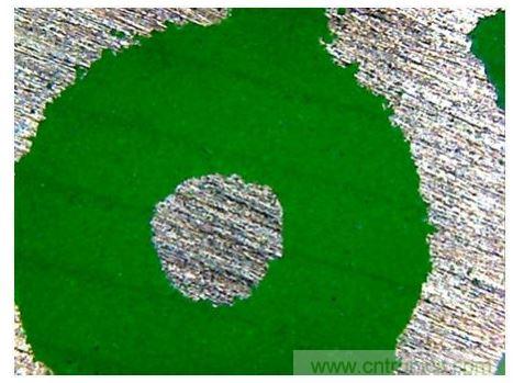 在應(yīng)用密封材料后，所有空隙都被封住了