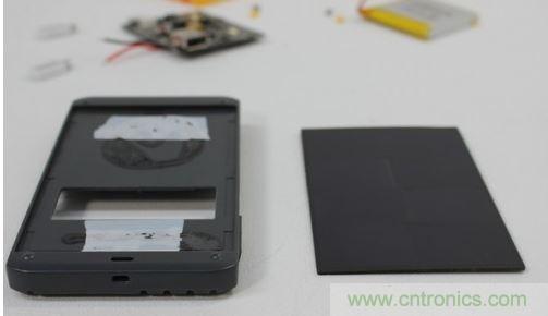 第九步&mdash;&mdash;取出出太陽能電池板