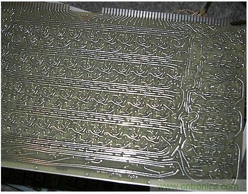 拆解也懷舊，讓人驚嘆的古董級(jí)可編程科學(xué)計(jì)算器 from 1966