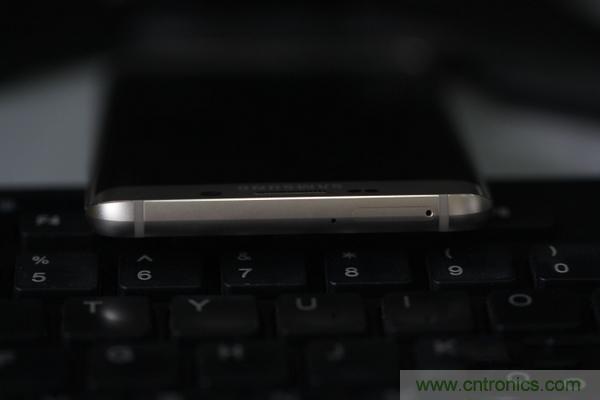 三星S6 Edge+拆解：比S6 Edge加在哪里？
