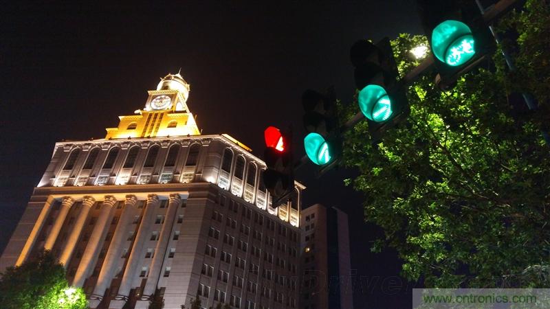 無(wú)邊框的 nubia Z9 ，一款既有驚喜，又有驚艷的智能手機(jī)