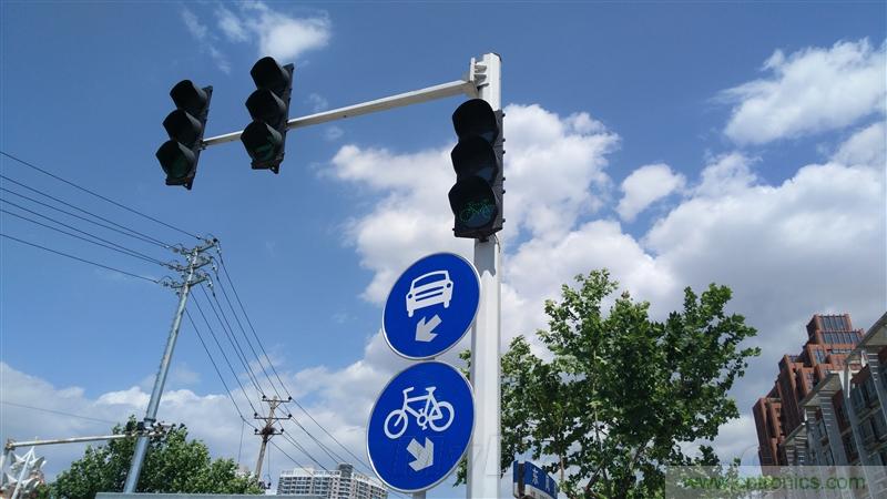 無(wú)邊框的 nubia Z9 ，一款既有驚喜，又有驚艷的智能手機(jī)