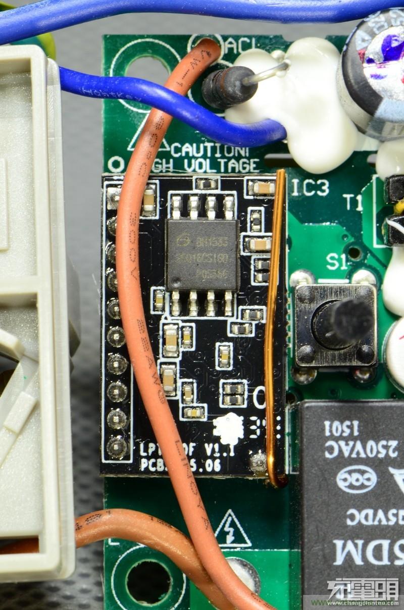 航嘉智能插線板拆解評測：看老牌機(jī)電如何&rdquo;秒殺&ldquo;后起之秀