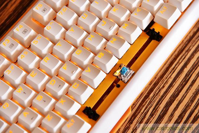 左手寫愛，右手寫他&mdash;&mdash;從此鍵盤鼠標不分家！