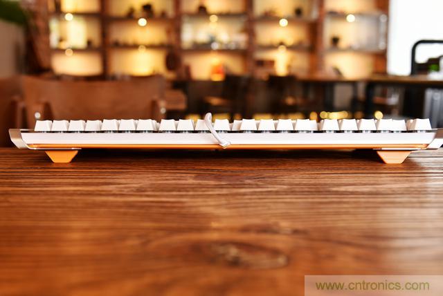 左手寫愛，右手寫他&mdash;&mdash;從此鍵盤鼠標不分家！