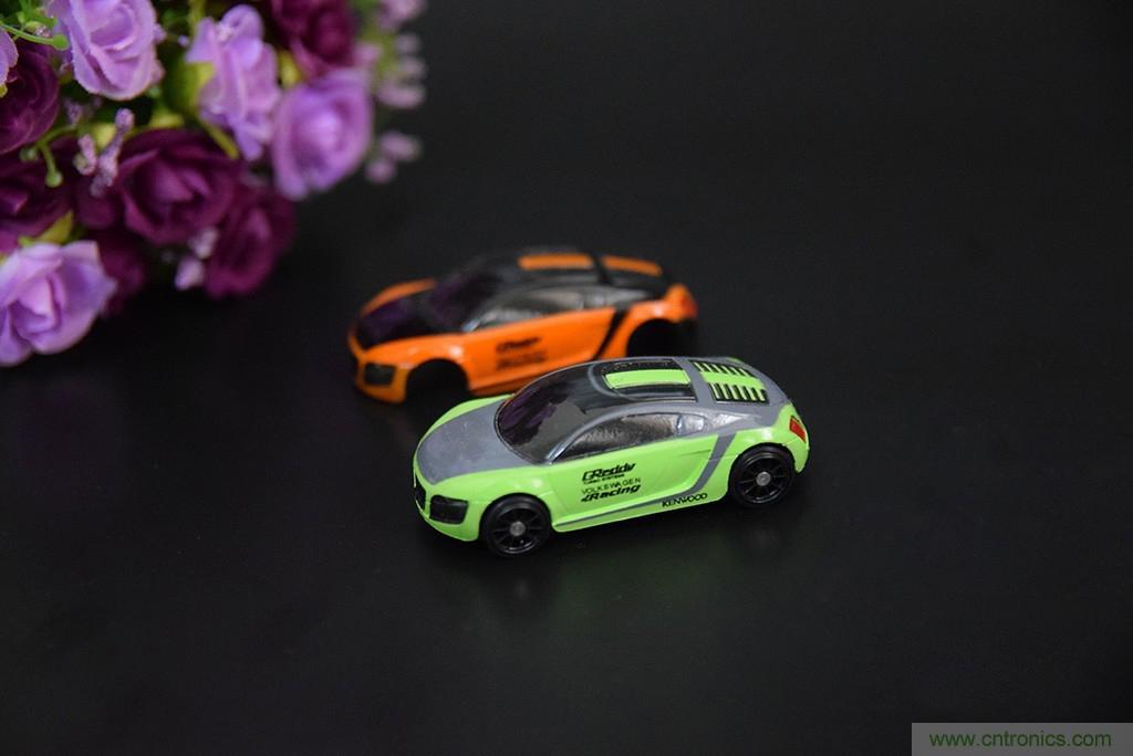 虛擬與現(xiàn)實(shí)相結(jié)合的飛車(chē)游戲，讓你體驗(yàn)速度與激情的碰撞！