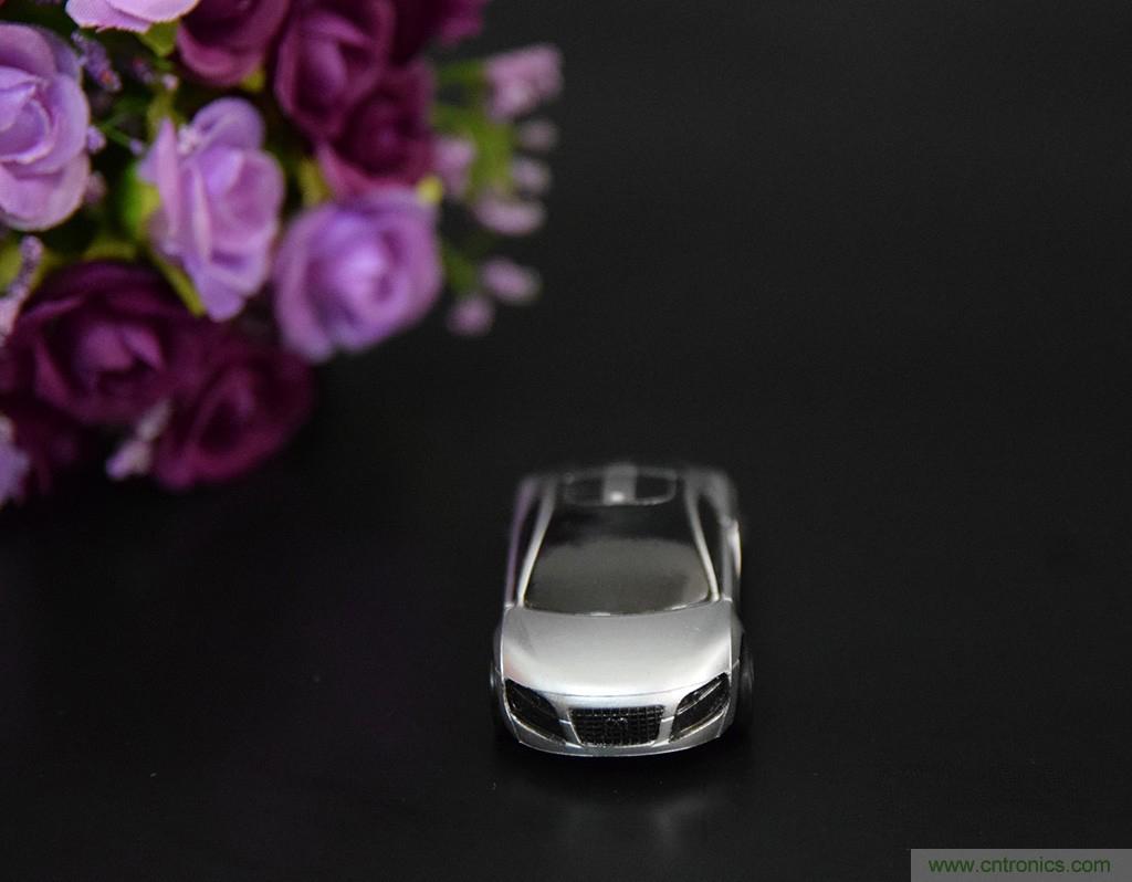 虛擬與現(xiàn)實(shí)相結(jié)合的飛車(chē)游戲，讓你體驗(yàn)速度與激情的碰撞！