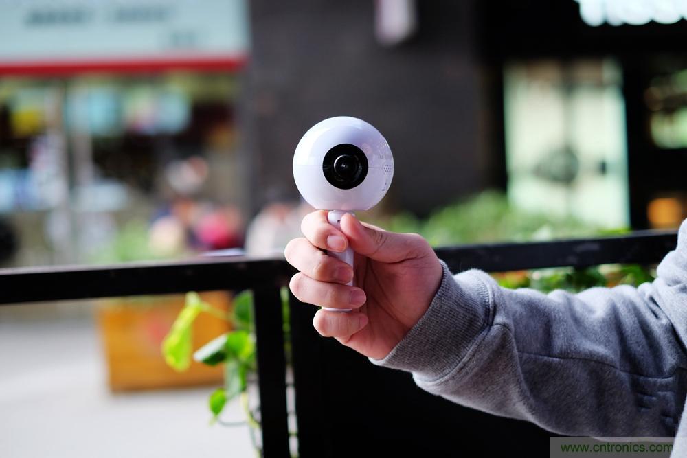 造型神似BB8，讓照片翻滾起來&mdash;&mdash;暴風魔眼