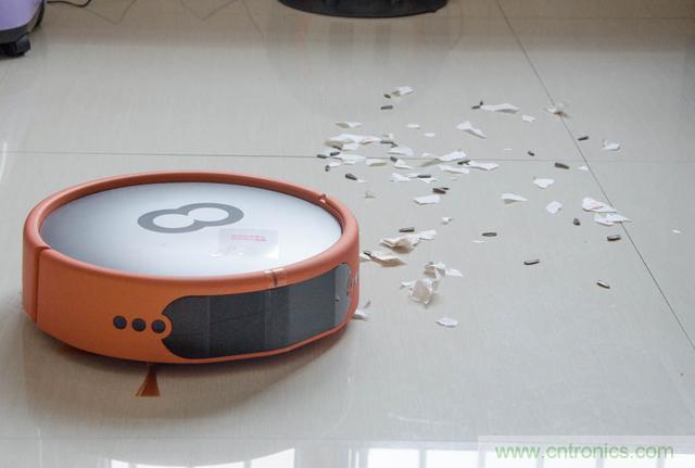 智能導(dǎo)航掃地機(jī)器人，以內(nèi)更靠譜！