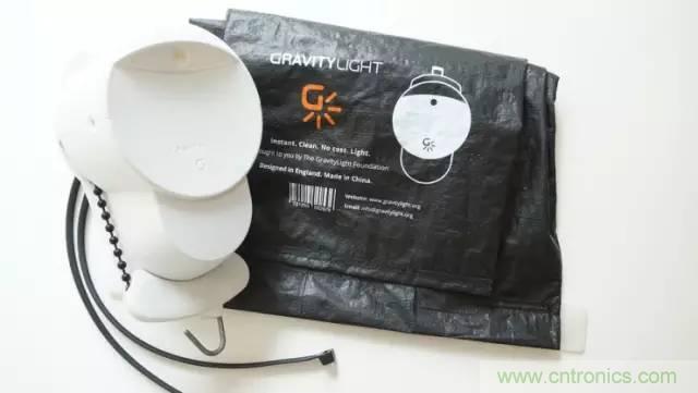 單靠重力就能工作的燈，將為15億人帶來光明