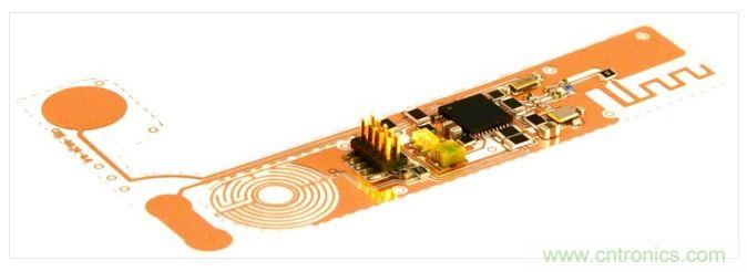 藍(lán)牙傳感器電路：可以折疊成想要的形狀，并用塑料制造出來。