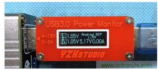 開(kāi)機(jī)通電，插手機(jī)之前