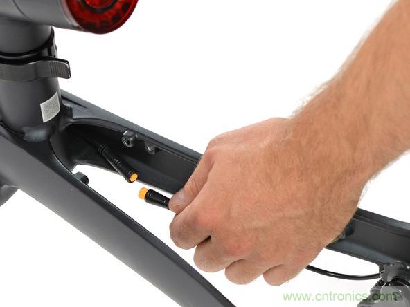 從電池到傳感器，完整拆解小米智能自行車