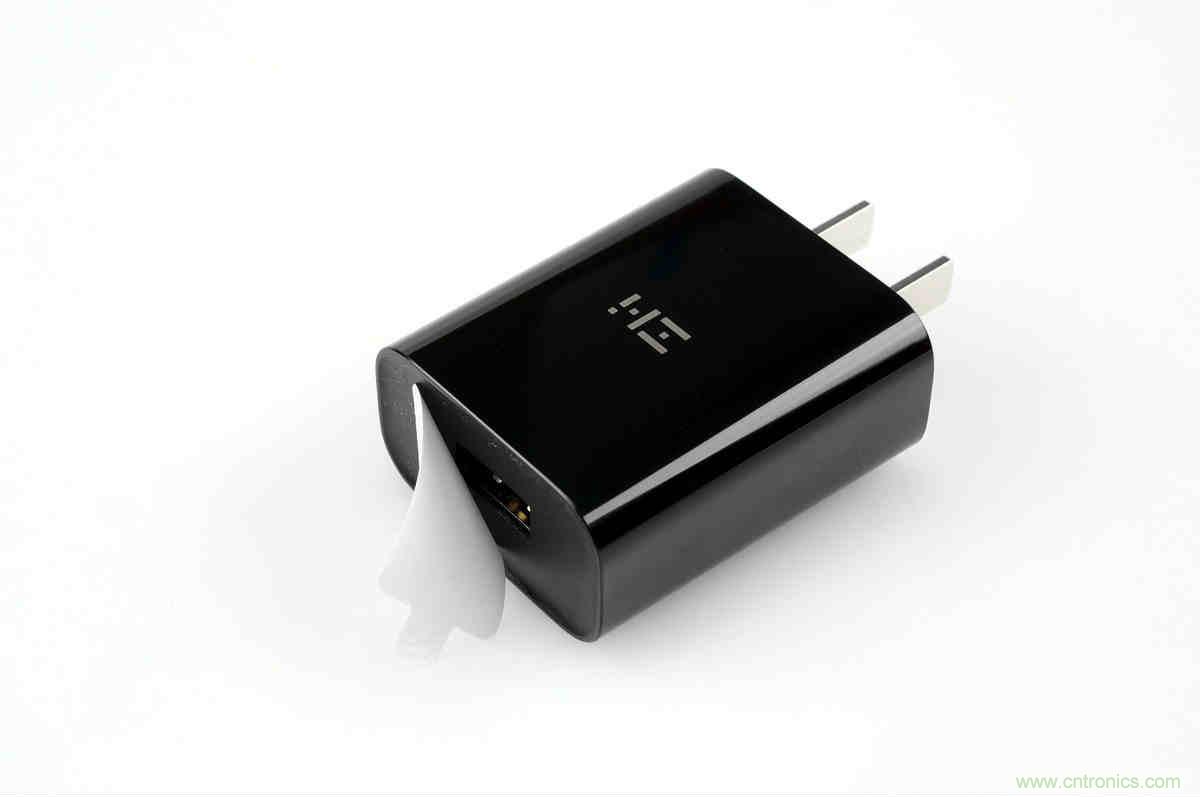 拆解對比：系出同門，小米、紫米無線充電器的差別有多大？