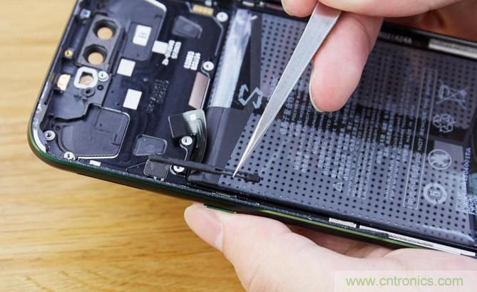 拆解黑鯊手機：多級直觸一體式液冷系統(tǒng)有什么門道？