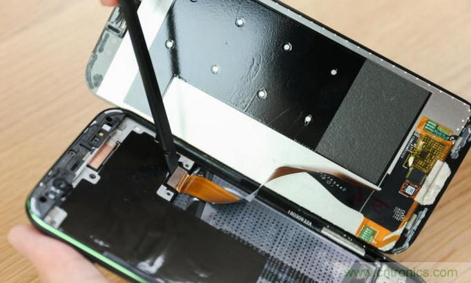 拆解黑鯊手機：多級直觸一體式液冷系統(tǒng)有什么門道？