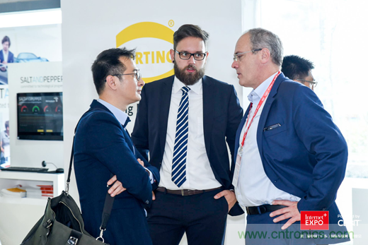 打造合作共贏機(jī)制，推動(dòng)傳統(tǒng)產(chǎn)業(yè)升級(jí)