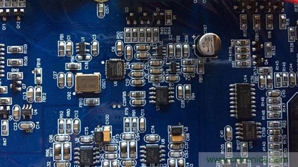 如何&ldquo;布局&rdquo;電路上的貼片電容才會降低寄生電感？