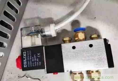 PLC的輸出方式:繼電器和晶體管 PLC的輸出方式:繼電器和晶體管