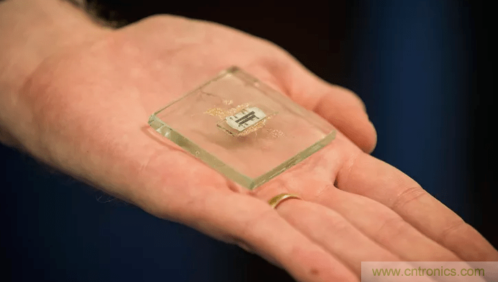 集成電路是如何被發(fā)明的？