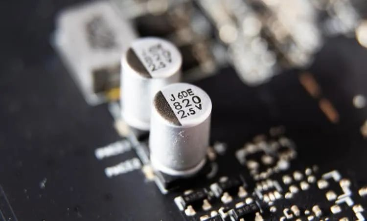 如何確定目標阻抗以實現(xiàn)電源完整性？